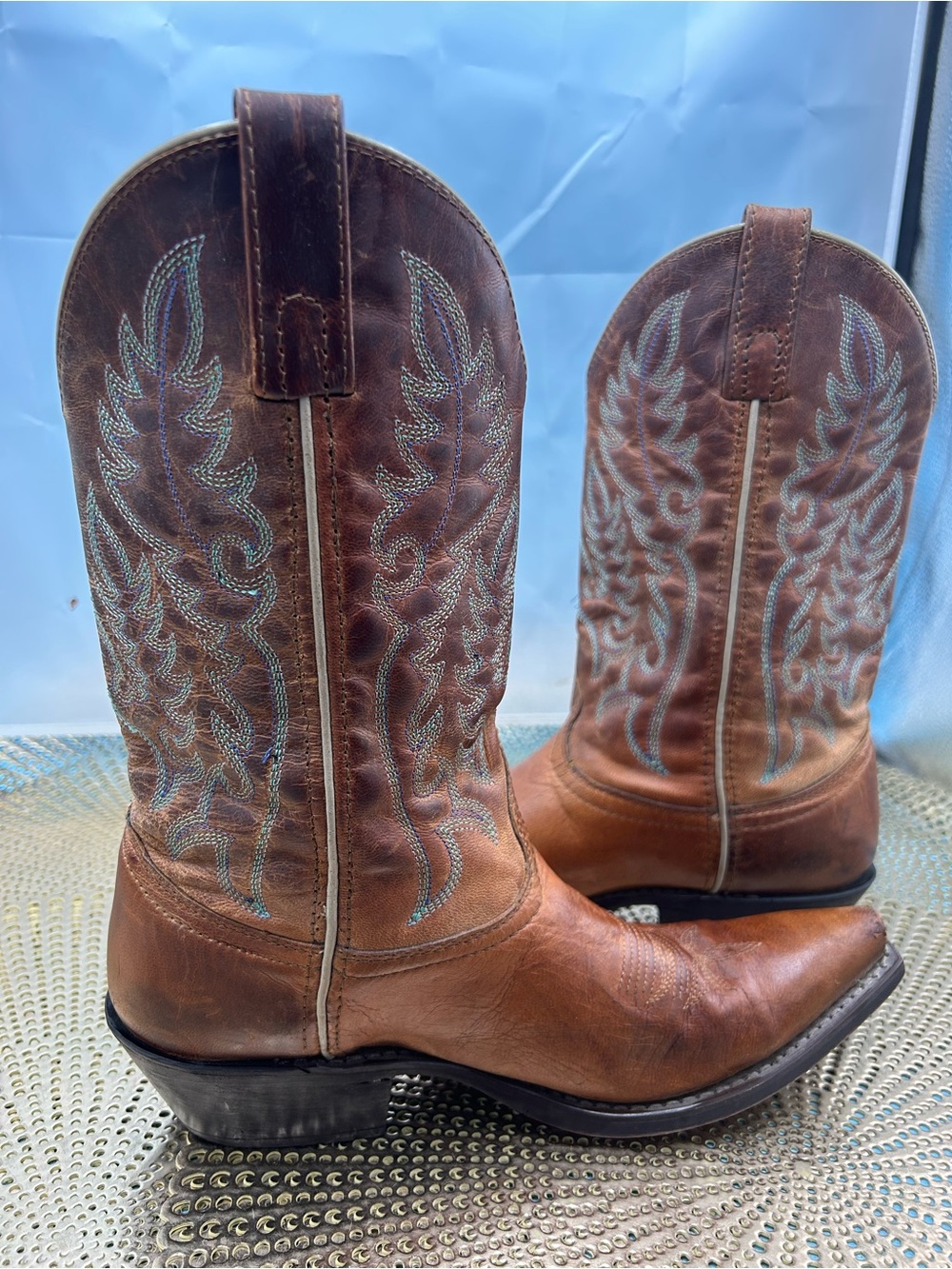 Laredo women 8.5 snip toe cowgirl boots